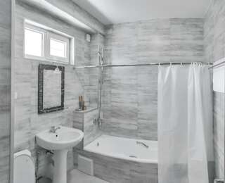 Отель WESTAY Hotel Тбилиси Улучшенный номер с кроватью размера «queen-size»-1