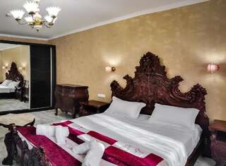 Отель WESTAY Hotel Тбилиси Улучшенный номер с кроватью размера «queen-size»-4